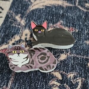 2 Cat Claw Clips - Black and Grey